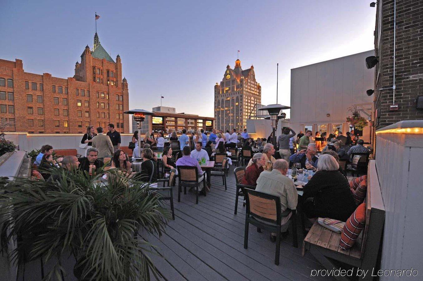 Milwaukee Athletic Club Hotel Exterior photo