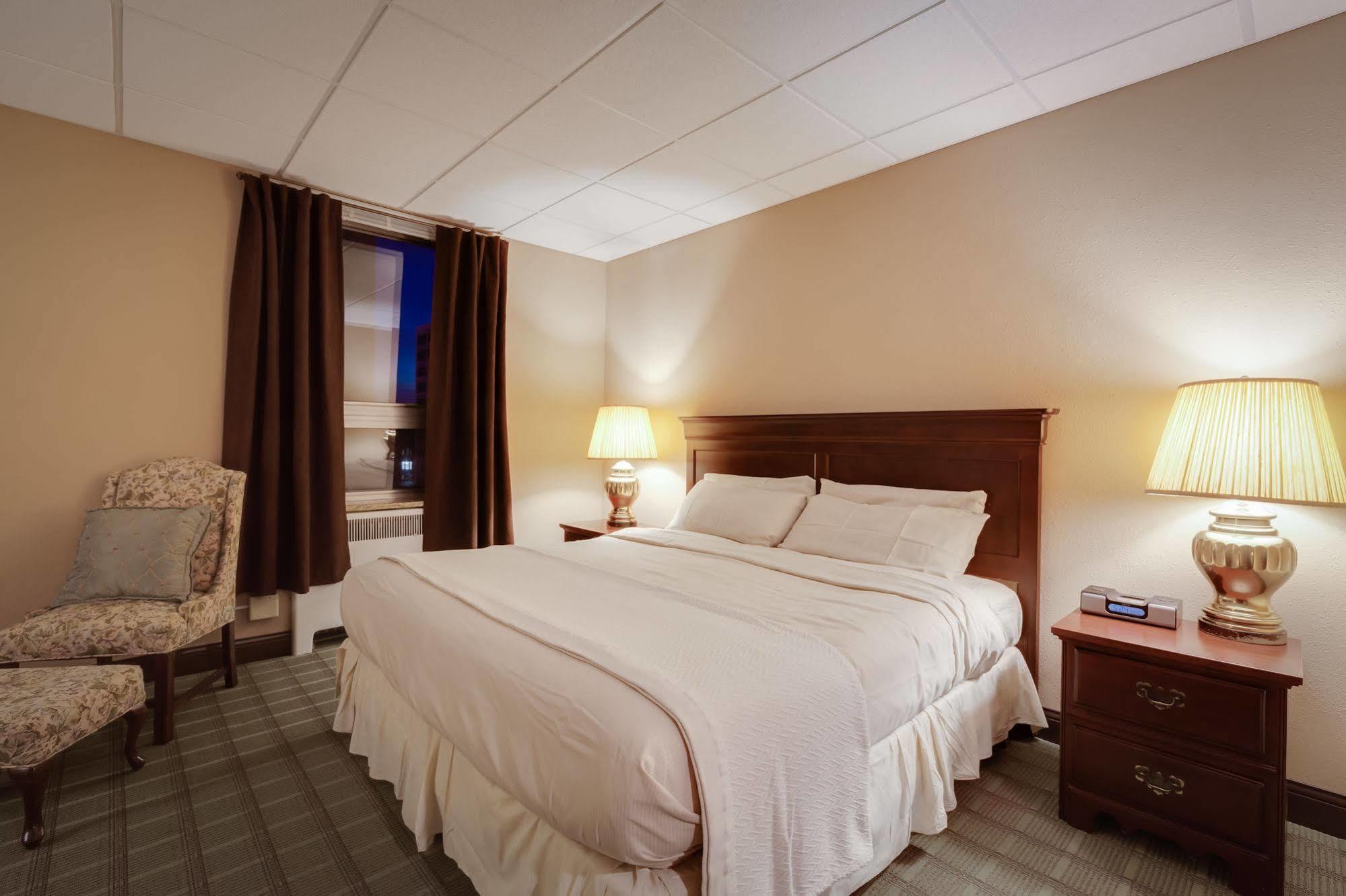 Milwaukee Athletic Club Hotel Exterior photo