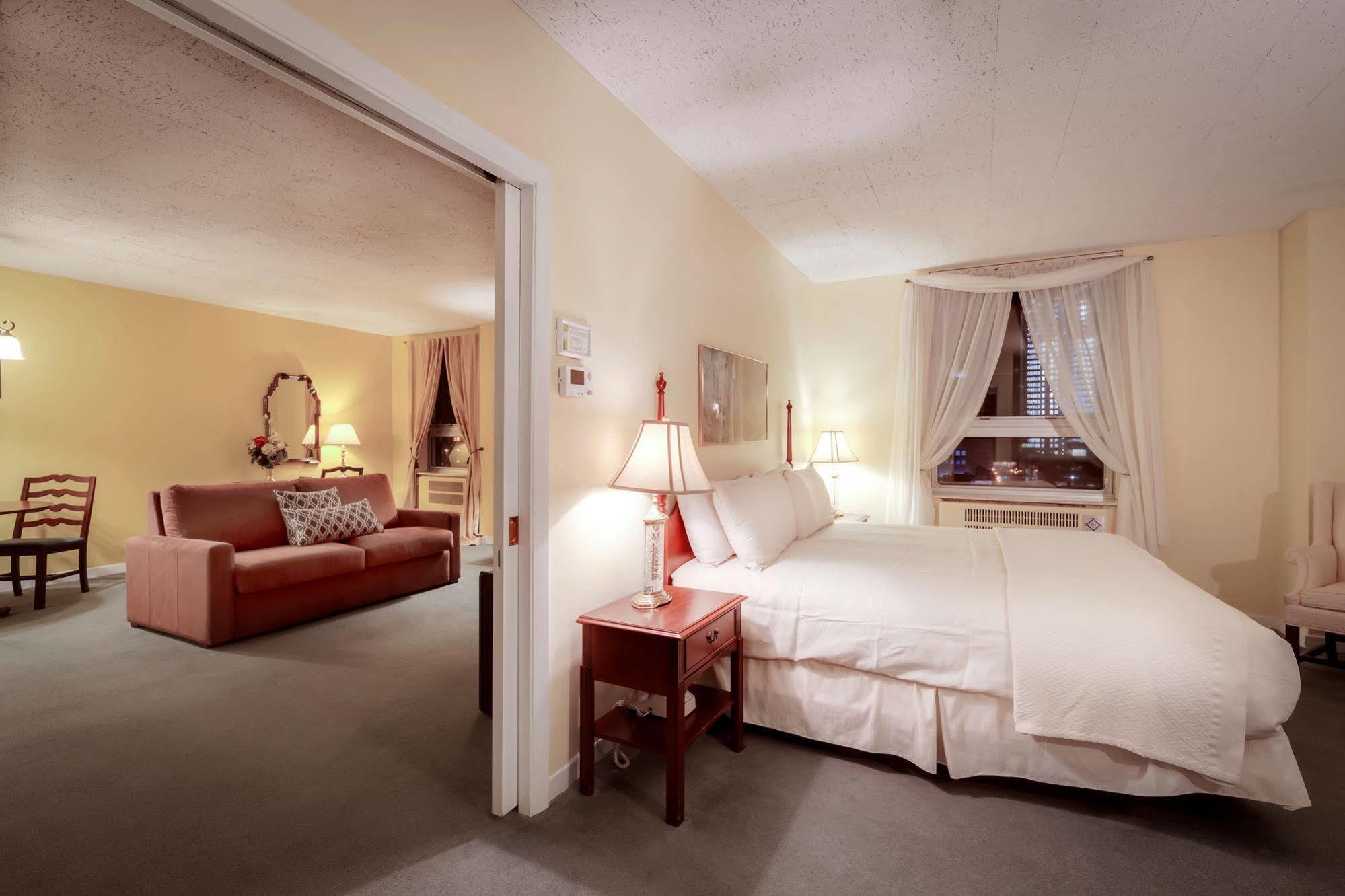 Milwaukee Athletic Club Hotel Exterior photo